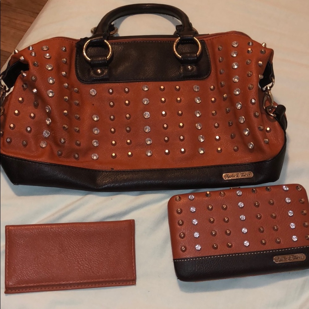 Rustic coutures purse with billfold and wallet